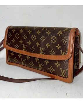 LOUIS VUITTON Monogram Dame Crossbody